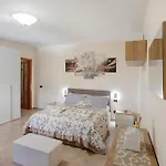 Apartment Prima Luce *